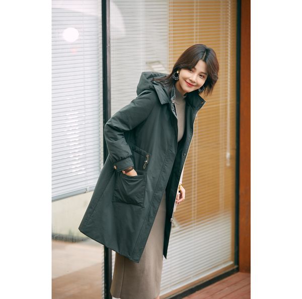 popular autumn and winter new style khaki light green casual fashion women's silk down jacket, Black
popular autumn and winter new style khaki light green casual fashion women's silk down jacket, Black