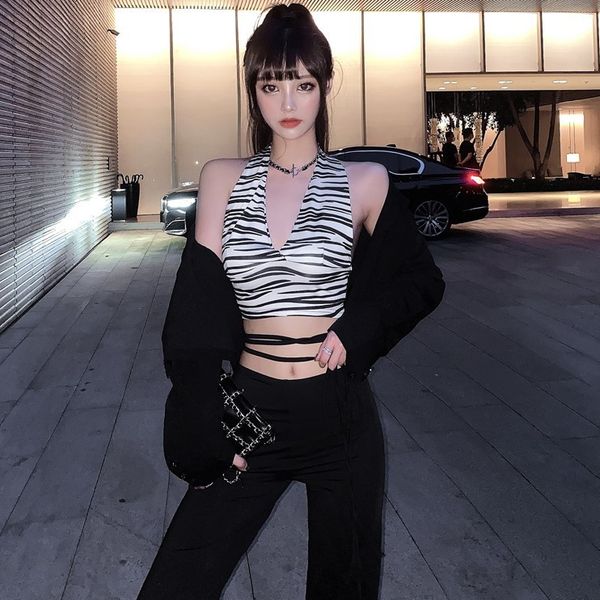 2020 autumn new v-neck zebra print vest bandage straight pants + short fashion suit for women
2020 autumn new v-neck zebra print vest bandage straight pants + short fashion suit for women
