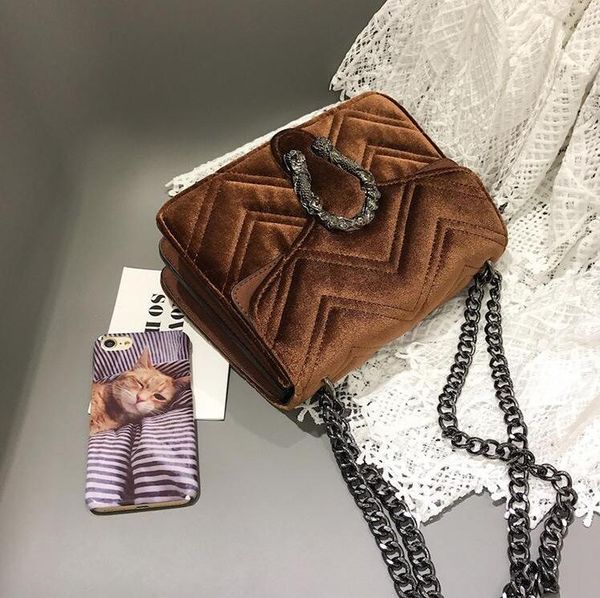 factory outlet ladies leather shoulder bags soft and comfortable corduroy chain bag elegant solid color striped handbag street trend
factory outlet ladies leather shoulder bags soft and comfortable corduroy chain bag elegant solid color striped handbag street trend