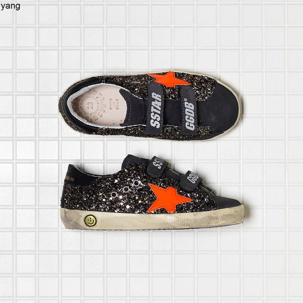 autumn winter new black gold sequins old dirty men's and women's children's casual board shoes velcro
autumn winter new black gold sequins old dirty men's and women's children's casual board shoes velcro