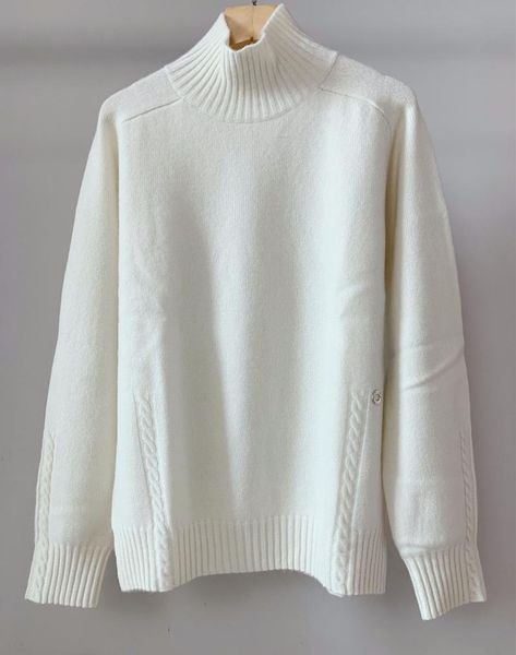 2020 autumn and winter new high-neck thick cashmere women's knitted sweater top, White;black
2020 autumn and winter new high-neck thick cashmere women's knitted sweater top, White;black