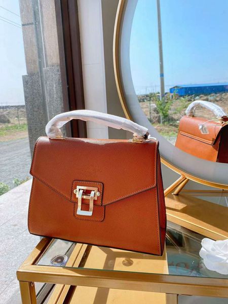женская сумка дизайнера crossbody сумки на ремне сумки обволакивают мода стиль с карманы средний размер pd20092910
женская сумка дизайнера crossbody сумки на ремне сумки обволакивают мода стиль с карманы средний размер pd20092910