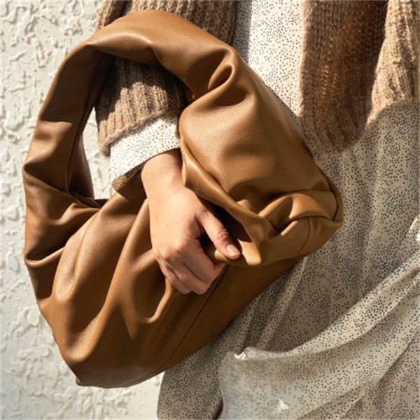 genuine leather new horns shape lady hand bags large capacity clip pleated dumpling bag cowhide leather women handbags clutches c0121
genuine leather new horns shape lady hand bags large capacity clip pleated dumpling bag cowhide leather women handbags clutches c0121