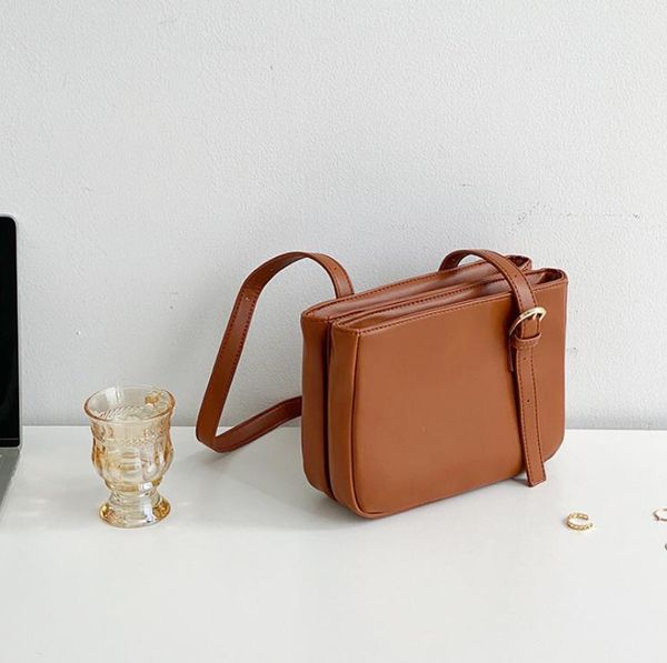 дизайнер женщина сумка мода versatile одно плеча сумка lady crossbody сумка
дизайнер женщина сумка мода versatile одно плеча сумка lady crossbody сумка