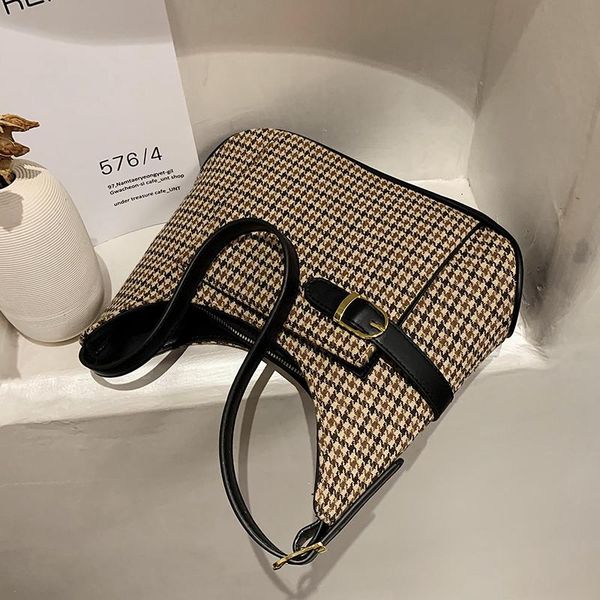 shoulder bags niche design retro houndstooth woolen handbags 2021 fashion all-match handbag armpit width: 28cm
shoulder bags niche design retro houndstooth woolen handbags 2021 fashion all-match handbag armpit width: 28cm
