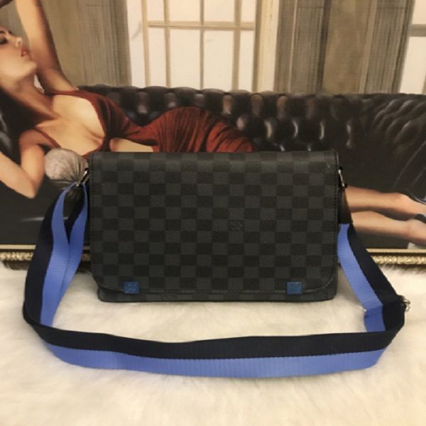 2020 new designer bag, snake grain leather embossed fashion lady bag chain, crossbody bag brand designer crossbody bag
2020 new designer bag, snake grain leather embossed fashion lady bag chain, crossbody bag brand designer crossbody bag