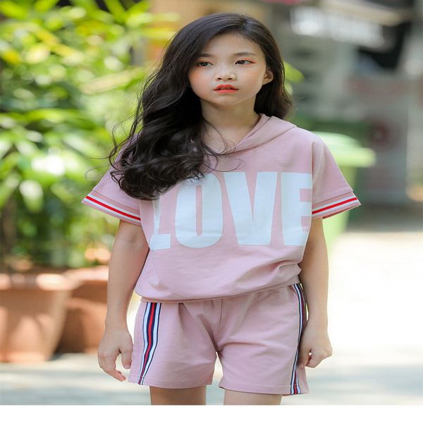 2021 new summer teenagers girls 2-pcs sets letter hooded + shorts kids sweatershit fashion clothing e535, White
2021 new summer teenagers girls 2-pcs sets letter hooded + shorts kids sweatershit fashion clothing e535, White