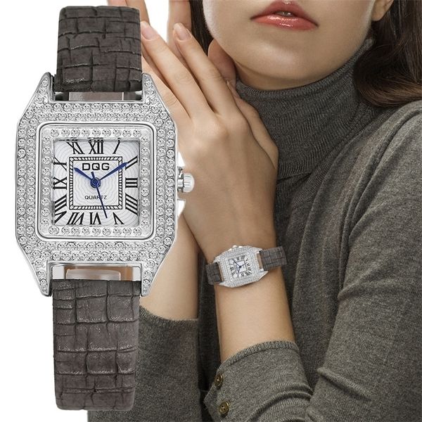 luxury fashion women watches shining dial design qualities ladies quartz wristwatches retro rectangle female leather clock gifts 220228, Slivery;golden
luxury fashion women watches shining dial design qualities ladies quartz wristwatches retro rectangle female leather clock gifts 220228, Slivery;golden