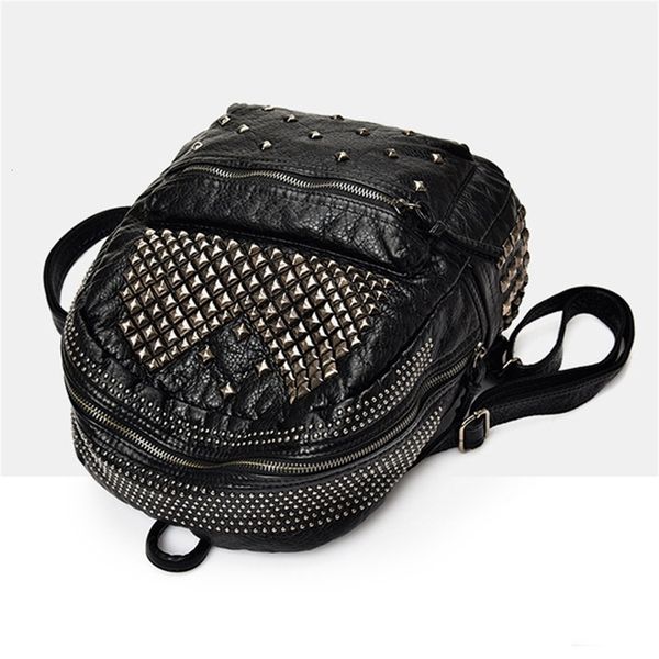 new washed leather rivet shoulder bag korean leisure travel bag college wind double back computer bag
new washed leather rivet shoulder bag korean leisure travel bag college wind double back computer bag