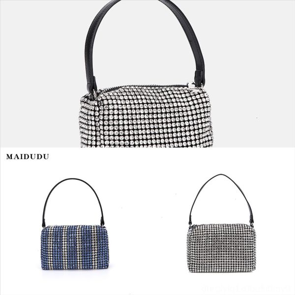 zucjo luxury fashion handbag unique flip large-capacity classic wallet leather brand ribbon designer handbag purse lady high quality
zucjo luxury fashion handbag unique flip large-capacity classic wallet leather brand ribbon designer handbag purse lady high quality