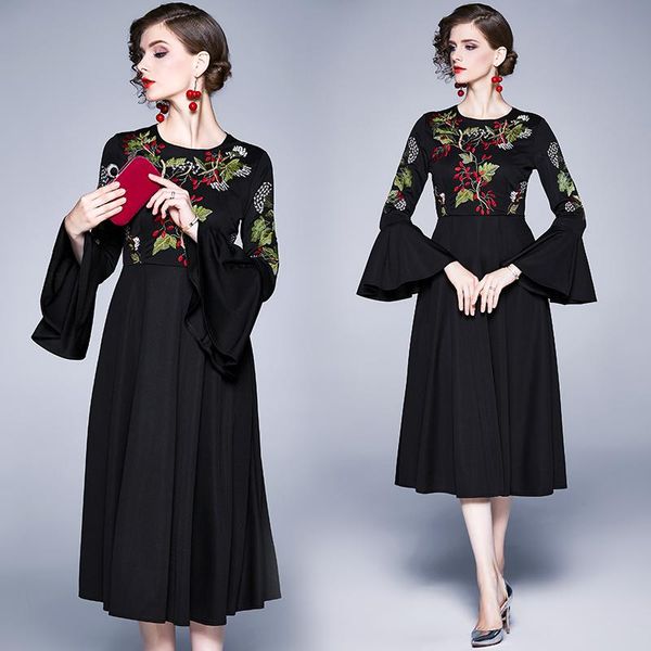 new elegant vintage women flower embroidery slim tunic midi dress office lady long flare sleeve black dresses party clothing, Black;gray
new elegant vintage women flower embroidery slim tunic midi dress office lady long flare sleeve black dresses party clothing, Black;gray