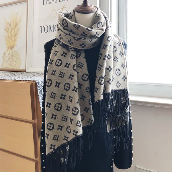fashion trend versatile scarf women's autumn and winter imitation cashmere double-sided thick tassel warm shawl, Blue;gray
fashion trend versatile scarf women's autumn and winter imitation cashmere double-sided thick tassel warm shawl, Blue;gray