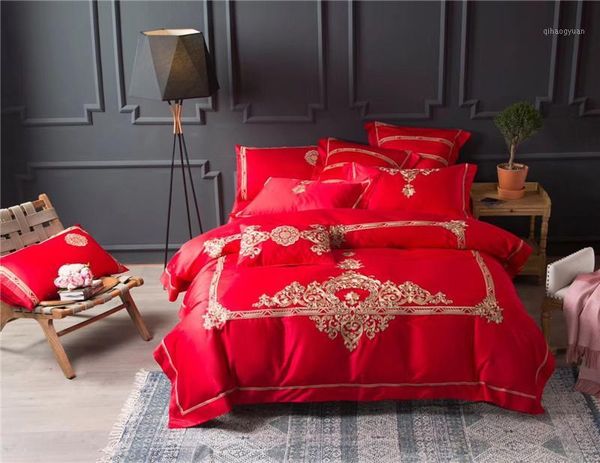 2020 golden embroidery luxury bedding set /king size stain bed set 4/7pcs egyptian cotton bright red duvet cover bed sheet1
2020 golden embroidery luxury bedding set /king size stain bed set 4/7pcs egyptian cotton bright red duvet cover bed sheet1