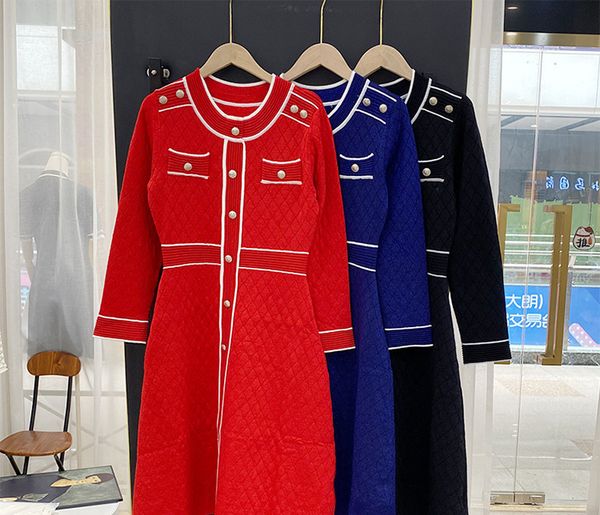 2021 spring long sleeve round neck blue contrast color knitted panelled single-breasted dress elegant casual dresses xj050201, Black;gray
2021 spring long sleeve round neck blue contrast color knitted panelled single-breasted dress elegant casual dresses xj050201, Black;gray