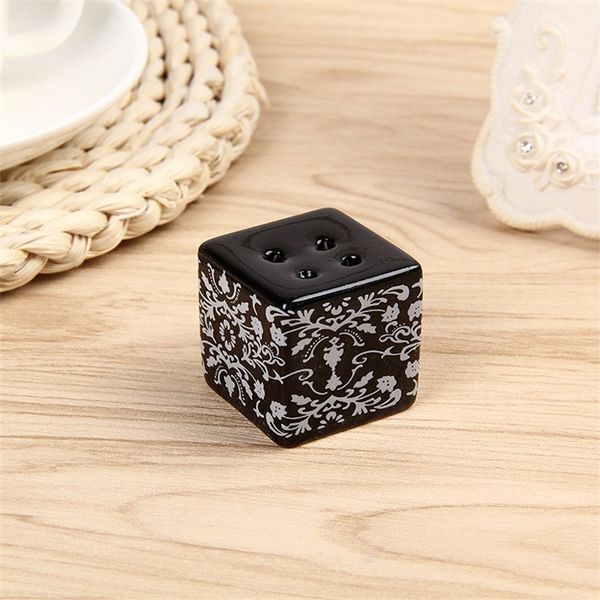 seasoning pot creative new style classic black white spice jar wedding favors giveaways gift salt pepper bottle decorative pattern 3 3lw p1
seasoning pot creative new style classic black white spice jar wedding favors giveaways gift salt pepper bottle decorative pattern 3 3lw p1