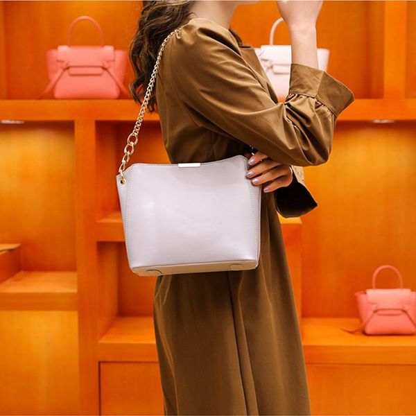 shoulder bags women's bag 2021 korean leisure bucket diagonal pu chain fashion large capacity
shoulder bags women's bag 2021 korean leisure bucket diagonal pu chain fashion large capacity