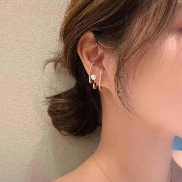 shiny side new accessories elegant crystal irregular stud earrings for women simple style pearl beads earrings, Golden;silver
shiny side new accessories elegant crystal irregular stud earrings for women simple style pearl beads earrings, Golden;silver