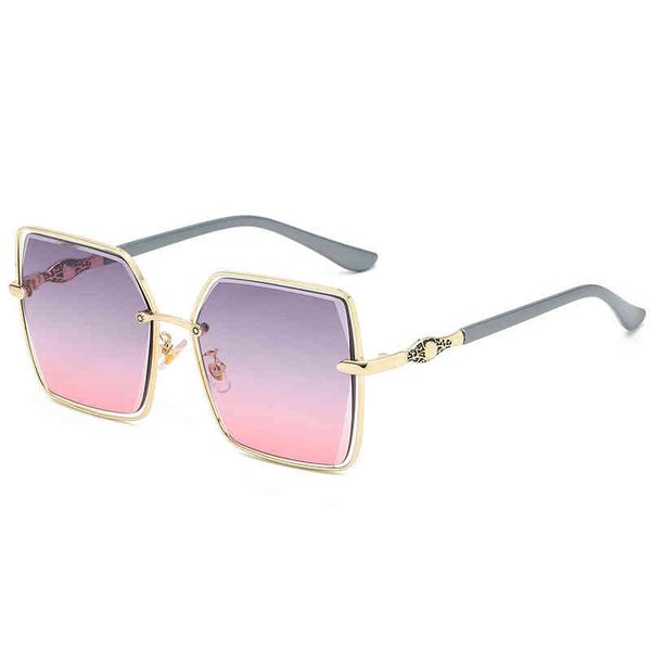 2021 new box fashion ocean sunglass personalized hollow ring wire framels trimming two-color high-definition sunglass, White;black
2021 new box fashion ocean sunglass personalized hollow ring wire framels trimming two-color high-definition sunglass, White;black