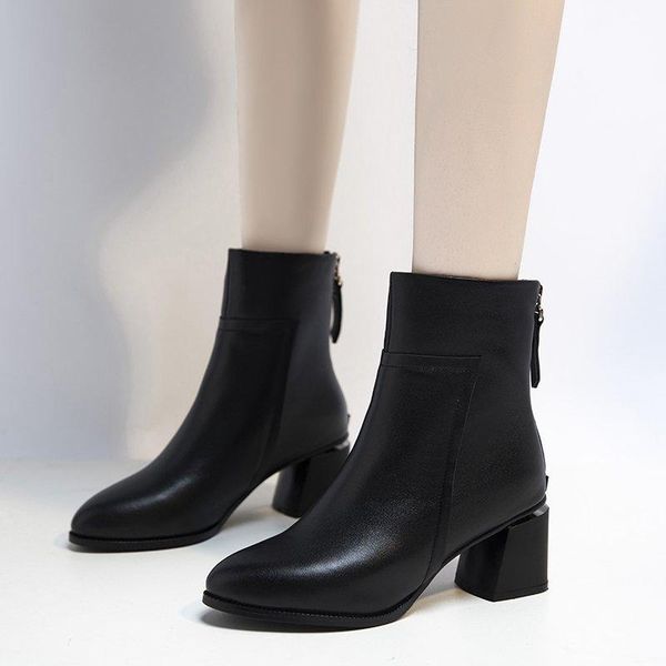 boots 2021 women ankle 5.8cm high heels black leather winter plush lining big size 42 punk block chunky short shoes
boots 2021 women ankle 5.8cm high heels black leather winter plush lining big size 42 punk block chunky short shoes