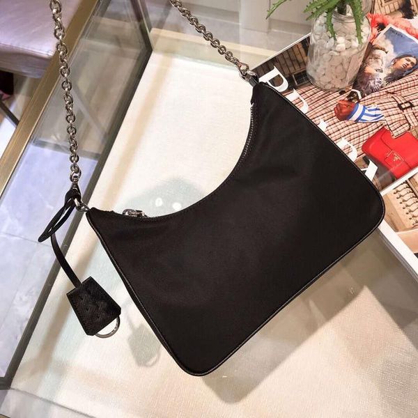 arrive and brand fashion men for selling new wallet shoulder bag women nylon bag famous small coin cross-body with leoje, Red;black 
arrive and brand fashion men for selling new wallet shoulder bag women nylon bag famous small coin cross-body with leoje, Red;black