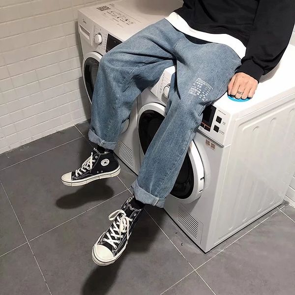 new spring style korean letter printed for men's trend loose straight nine point curled hem daddy hong kong jeans and jeans style pants, Blue
new spring style korean letter printed for men's trend loose straight nine point curled hem daddy hong kong jeans and jeans style pants, Blue