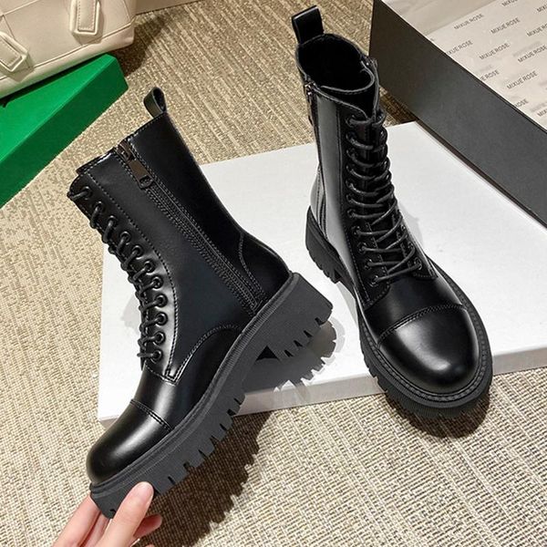 2021 genuine leather boots women shoes thick sole lace up autumn winter short ankle boots for women motorcycle, Black
2021 genuine leather boots women shoes thick sole lace up autumn winter short ankle boots for women motorcycle, Black