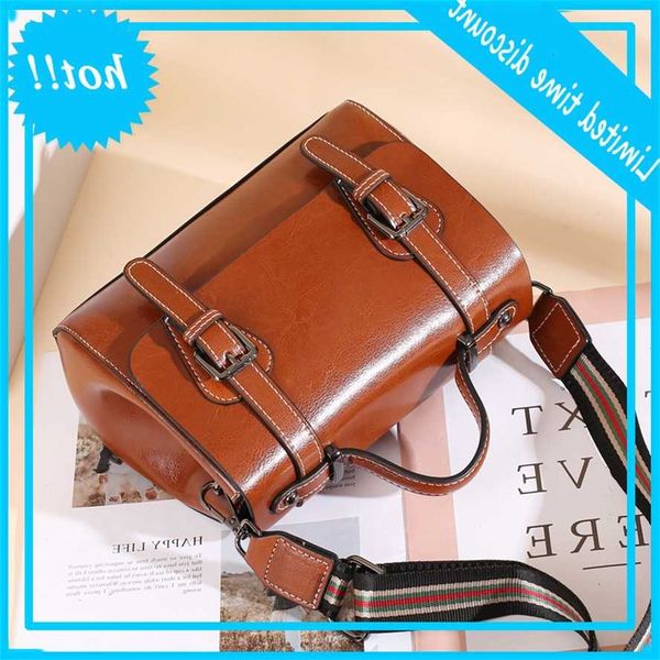 2020 new fashion trend versatile women's leather korean style cowhide portable one shoulder messenger bag
2020 new fashion trend versatile women's leather korean style cowhide portable one shoulder messenger bag