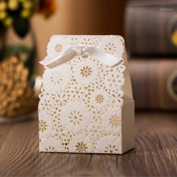 50pcs/lot candy box gift bag laser cutting gift cupcake boxes for weeding festival decoration party supplies favor decor1
50pcs/lot candy box gift bag laser cutting gift cupcake boxes for weeding festival decoration party supplies favor decor1