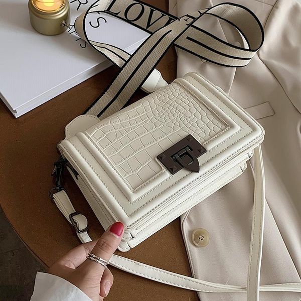 new french design fashion stone pattern square bag & elegant shoulder bag messenger width 20cm height 15cm thickness 9cm
new french design fashion stone pattern square bag & elegant shoulder bag messenger width 20cm height 15cm thickness 9cm