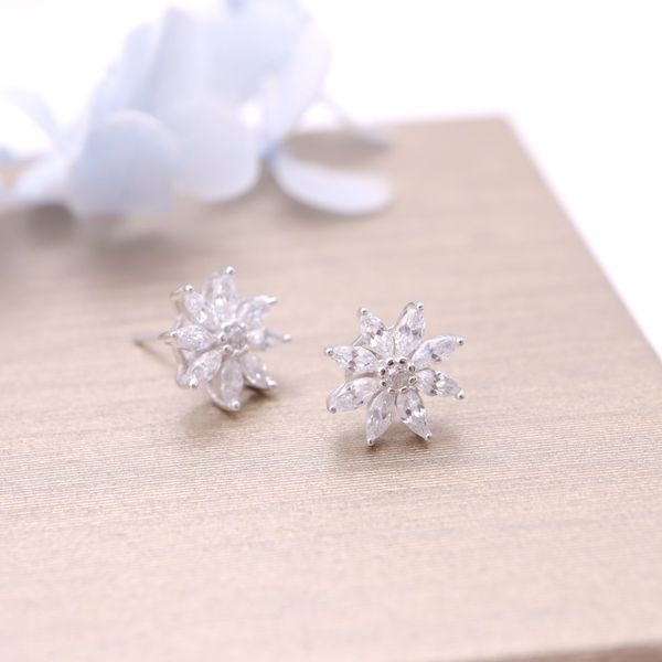 hengsheng s925 silver cross-border one product dropshipping sunflower fashion korean style simple zircon ear studs womens earrings
hengsheng s925 silver cross-border one product dropshipping sunflower fashion korean style simple zircon ear studs womens earrings