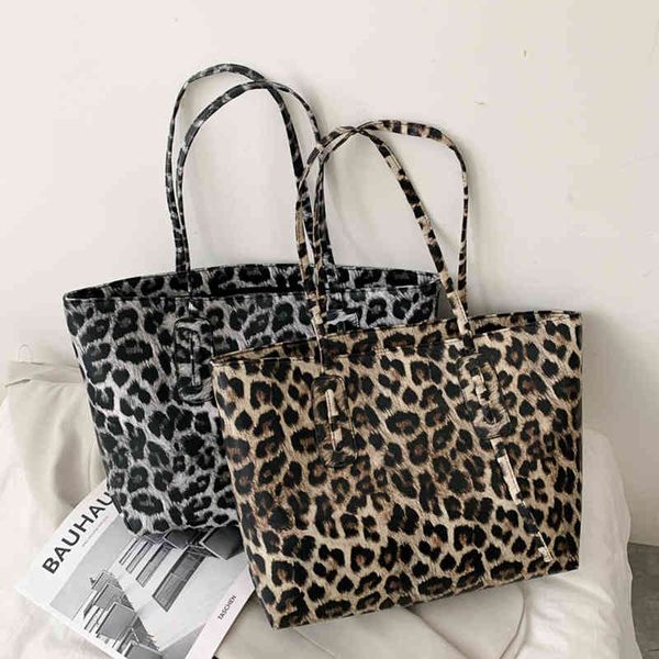 nxy handbag women retro leopard zebra animal printed shoulder bag portable large capacity pu leather casual street shopping 0209
nxy handbag women retro leopard zebra animal printed shoulder bag portable large capacity pu leather casual street shopping 0209
