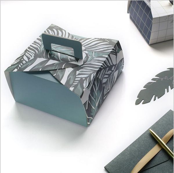 10pcs 13x13x6.5cm cupcake box and packaging ins style souvenir paper box with handle wedding cake candy package boxes1
10pcs 13x13x6.5cm cupcake box and packaging ins style souvenir paper box with handle wedding cake candy package boxes1