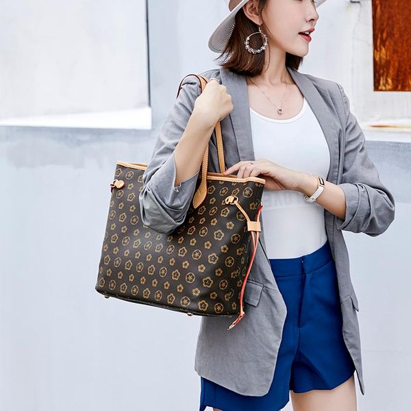 2020 большая емкость женские сумки сумка tote плеча bolsos новые с кисточкой известных дизайнеров кожа crossbody сумки
2020 большая емкость женские сумки сумка tote плеча bolsos новые с кисточкой известных дизайнеров кожа crossbody сумки