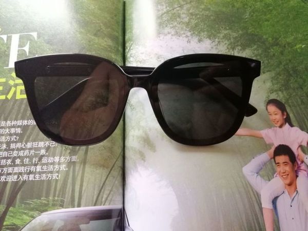 sunglasses, own of high-quality shenzhen production high-end glasses frame, fashionable plate sunglasses 5061, White;black
sunglasses, own of high-quality shenzhen production high-end glasses frame, fashionable plate sunglasses 5061, White;black
