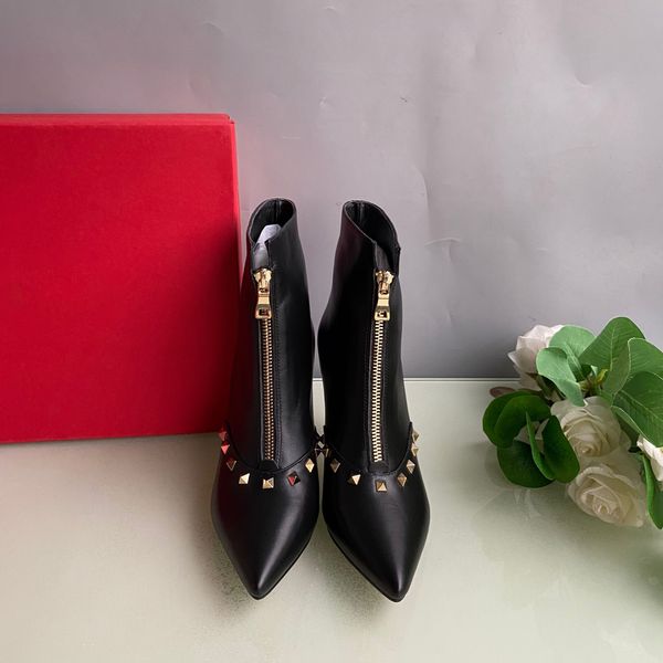 european classic women's high-heeled boots, fashionable and versatile, metal rivet decoration, leather production, comfortable and sexy, Black
european classic women's high-heeled boots, fashionable and versatile, metal rivet decoration, leather production, comfortable and sexy, Black