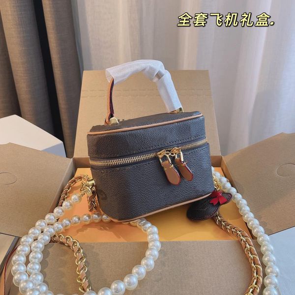 women luxurys designerr crossbody bag genuine leather pearl chain cosmetic box 2022 spring and summer square cute key earphone handbag 1, Black
women luxurys designerr crossbody bag genuine leather pearl chain cosmetic box 2022 spring and summer square cute key earphone handbag 1, Black