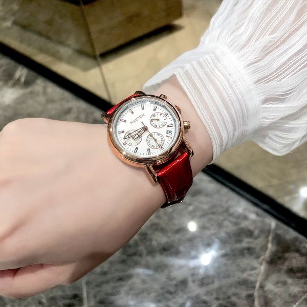 light and small number of watches big dial domineering luxury simple temperament elegant women's fashion
light and small number of watches big dial domineering luxury simple temperament elegant women's fashion