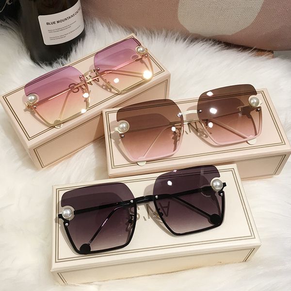 ms new women sunglasses rimless uv400 pearl gradient sun glasses female oculos with box, White;black
ms new women sunglasses rimless uv400 pearl gradient sun glasses female oculos with box, White;black