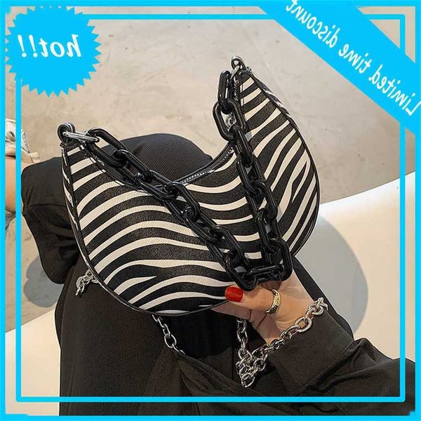 chains crossbody shoulder underarm bag women task 2021 new style fashion all-contest messenger trend tas zebra-strip bags 
chains crossbody shoulder underarm bag women task 2021 new style fashion all-contest messenger trend tas zebra-strip bags