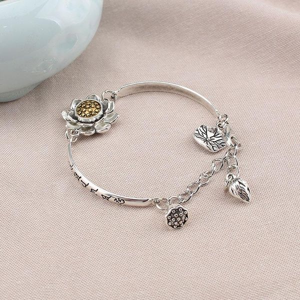 charm bracelets rotatable lotus six character truth vintage bracelet female simple retro ethnic style chinese wind jewelry creative gifts, Golden;silver
charm bracelets rotatable lotus six character truth vintage bracelet female simple retro ethnic style chinese wind jewelry creative gifts, Golden;silver