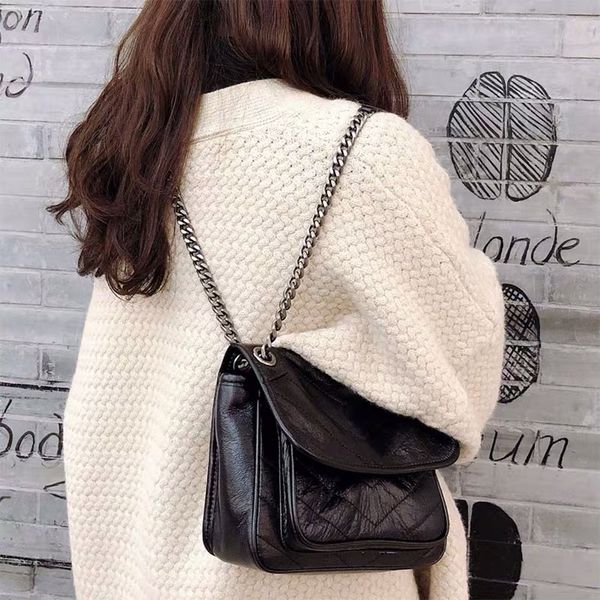 2020 european and american style oil wax cowhide niki messenger bag womens retro small ck chain bag large capacity shoulder messenger bag
2020 european and american style oil wax cowhide niki messenger bag womens retro small ck chain bag large capacity shoulder messenger bag