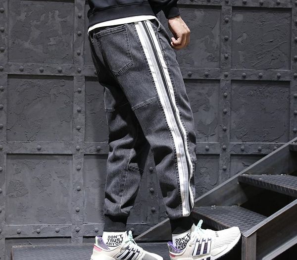 fashion streetwear men jeans loose fit side stripe deseigner denim cargo pants spliced harem trousers hip hop jeans men joggers, Blue
fashion streetwear men jeans loose fit side stripe deseigner denim cargo pants spliced harem trousers hip hop jeans men joggers, Blue
