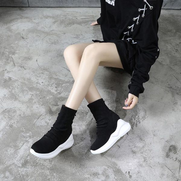 2020 autumn new fashion simple solid color thick sole women's boots trend comfortable wild casual high boots, Black
2020 autumn new fashion simple solid color thick sole women's boots trend comfortable wild casual high boots, Black