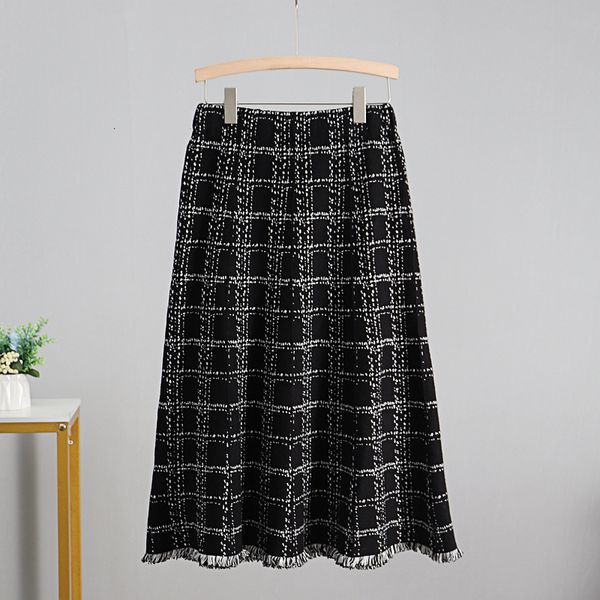 2021 new luxury jacquard knitted women midi autumn winter thick warm a line skirt high waist plaid patern sweater skirts b1x6, Black
2021 new luxury jacquard knitted women midi autumn winter thick warm a line skirt high waist plaid patern sweater skirts b1x6, Black