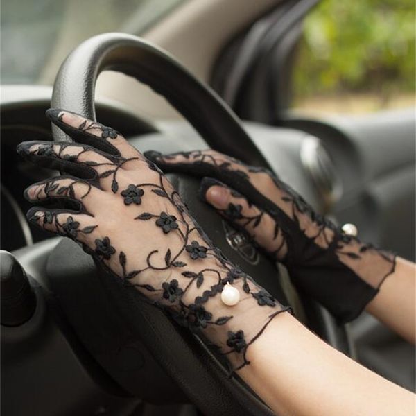 spring summer women' sunscreen lady' anti-uv slip-resistant driving transparent lace gloves r1069 201021, Blue;gray
spring summer women' sunscreen lady' anti-uv slip-resistant driving transparent lace gloves r1069 201021, Blue;gray