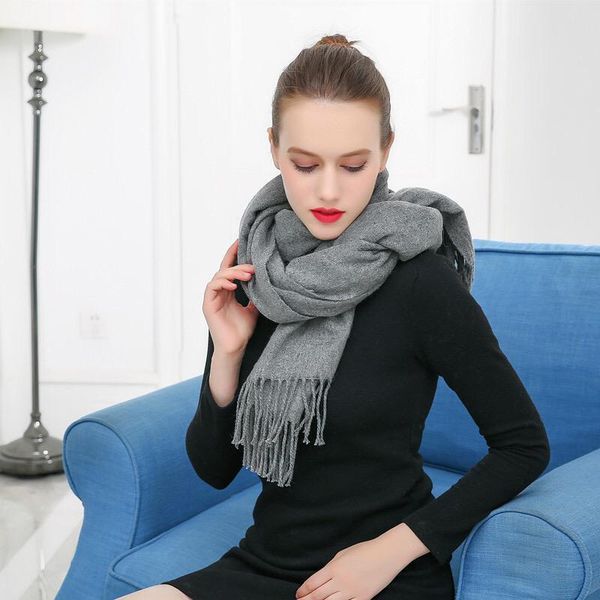 2020 new fashion autumn and winter new thick solid color wool cashmere scarf men and women couple plain scarf, Blue;gray
2020 new fashion autumn and winter new thick solid color wool cashmere scarf men and women couple plain scarf, Blue;gray