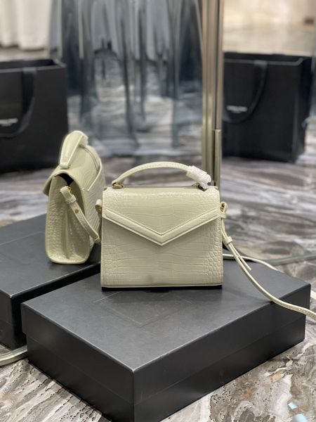 fashions men's women's bag season products show style wholesale bag shoulder bags brand designer all-match fashion exquisite luxur
fashions men's women's bag season products show style wholesale bag shoulder bags brand designer all-match fashion exquisite luxur