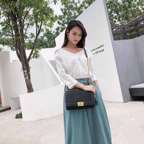 luxurys designers xiaoxiangfeng 2021 new fashion snake chain small square single shoulder messenger women's bag
luxurys designers xiaoxiangfeng 2021 new fashion snake chain small square single shoulder messenger women's bag