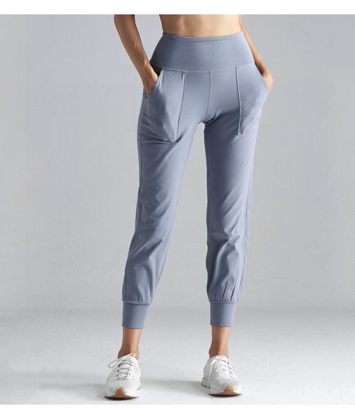 2021 new gym leggings pants sports fitness clothes women running leisure pockets beam feet high waist color lxko, Black;white
2021 new gym leggings pants sports fitness clothes women running leisure pockets beam feet high waist color lxko, Black;white