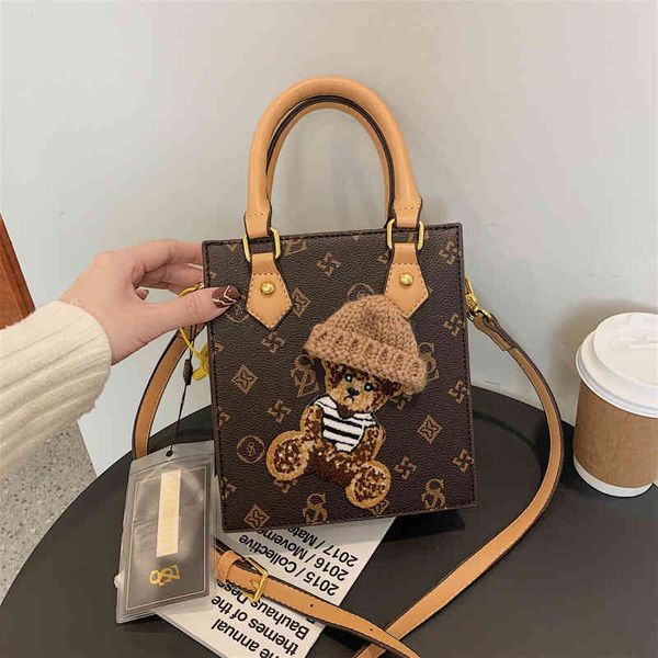 2022 factory wholesale fashion women's autumn and winter new fashion versatile hand-held old flower single shoulder leisure messenger b
2022 factory wholesale fashion women's autumn and winter new fashion versatile hand-held old flower single shoulder leisure messenger b